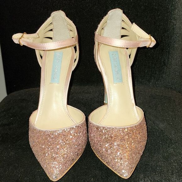 BETSEY JOHNSON HEELS - Picture 2 of 7